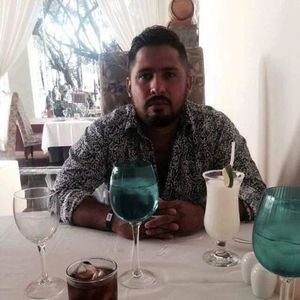 Meet your Posher, Javier